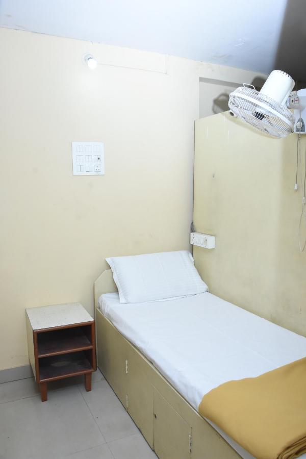 העיר בנגלור Hotel Surya Residency Majestic מראה חיצוני תמונה