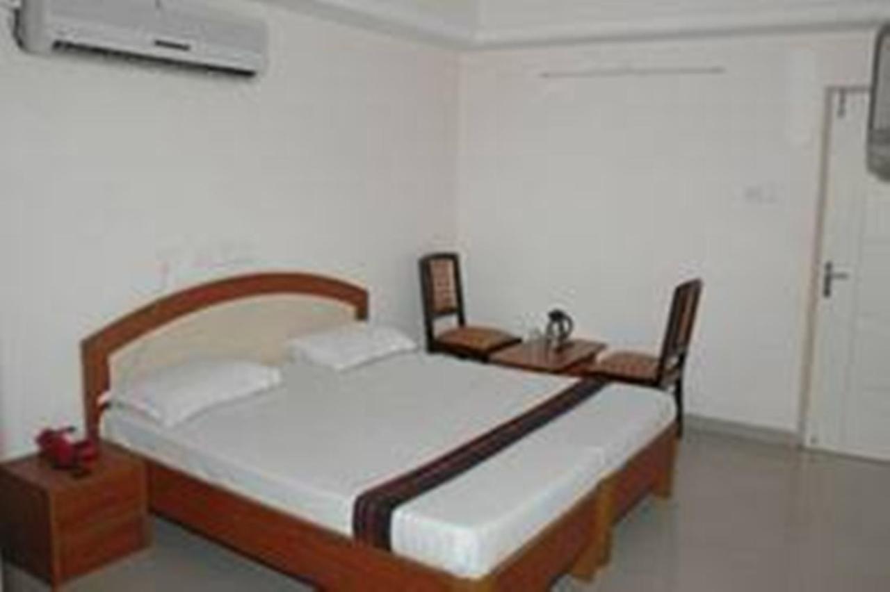 העיר בנגלור Hotel Surya Residency Majestic מראה חיצוני תמונה