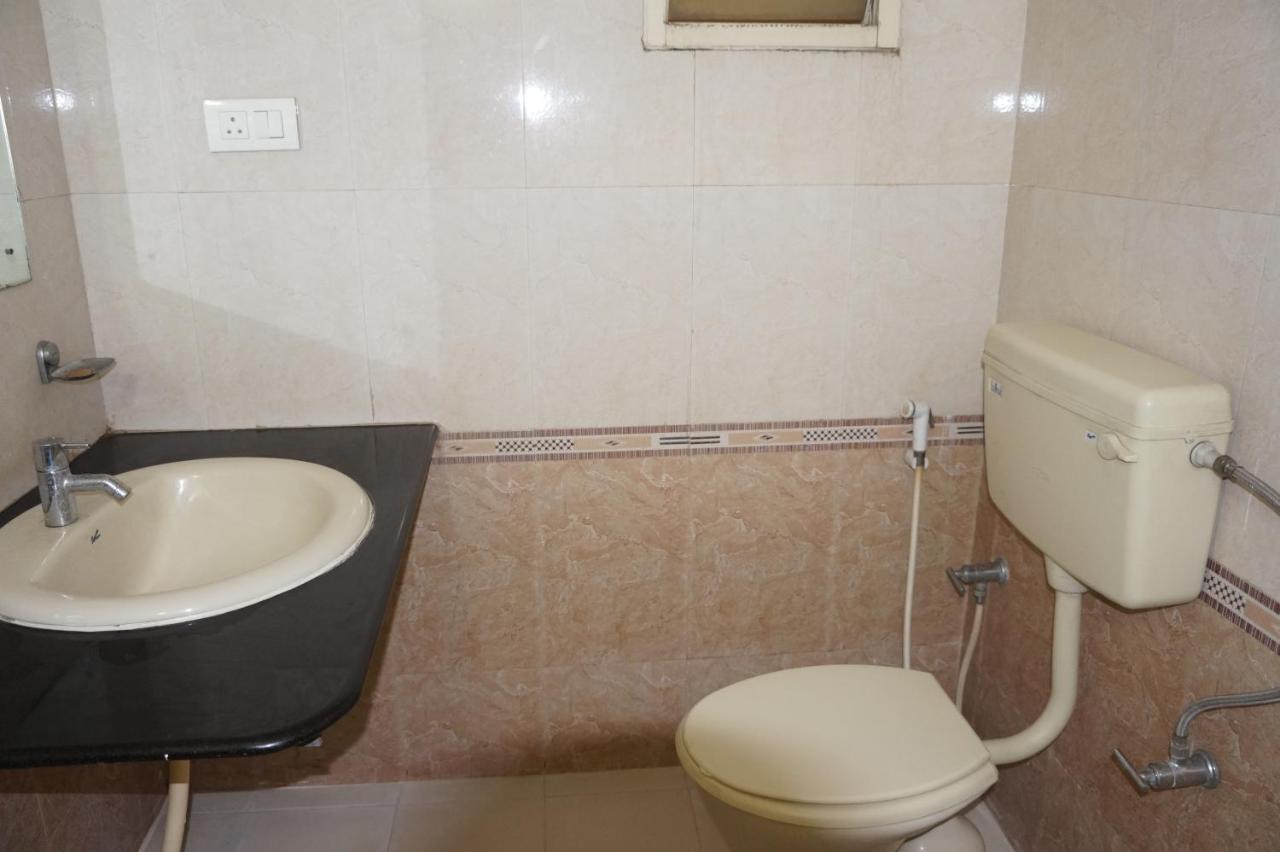 העיר בנגלור Hotel Surya Residency Majestic מראה חיצוני תמונה