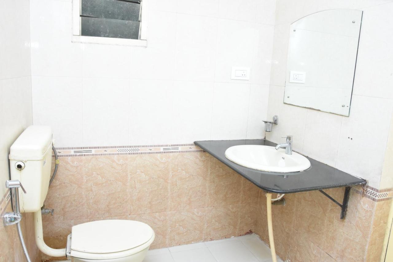 העיר בנגלור Hotel Surya Residency Majestic מראה חיצוני תמונה