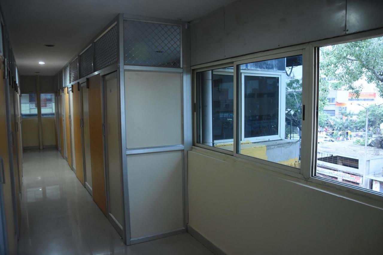 העיר בנגלור Hotel Surya Residency Majestic מראה חיצוני תמונה