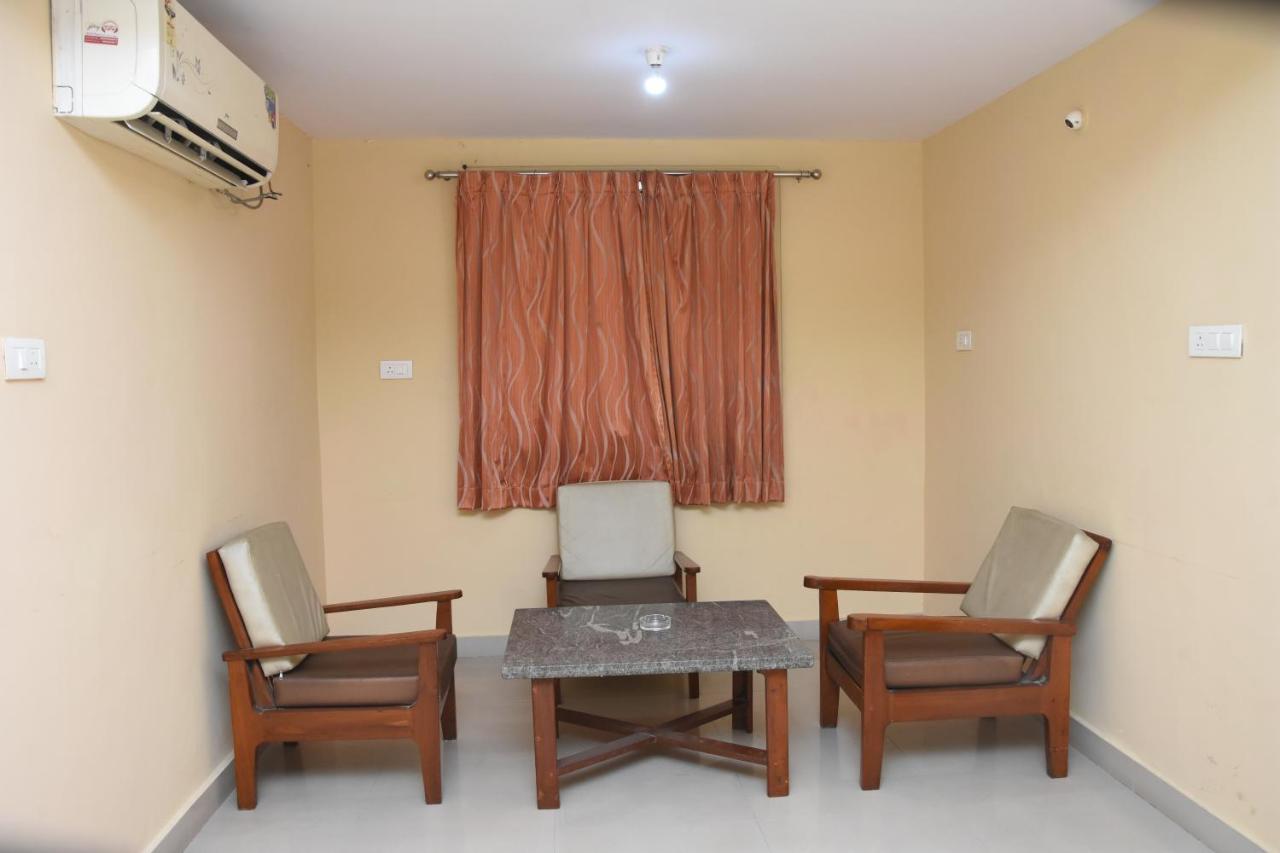העיר בנגלור Hotel Surya Residency Majestic מראה חיצוני תמונה