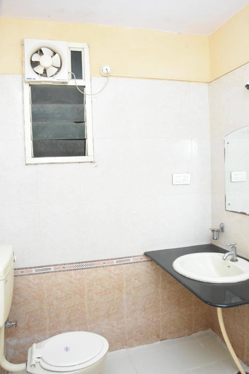 העיר בנגלור Hotel Surya Residency Majestic מראה חיצוני תמונה