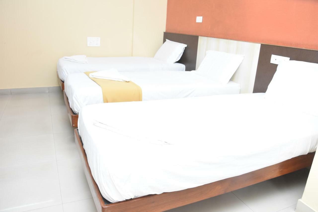 העיר בנגלור Hotel Surya Residency Majestic מראה חיצוני תמונה